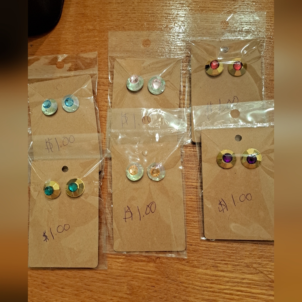 Lot of 6 cute little earrings